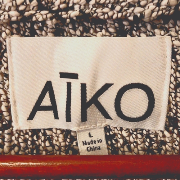 AIKO black & white cotton-rayon knit cropped cardigan, L, NWOT - Picture 8 of 8